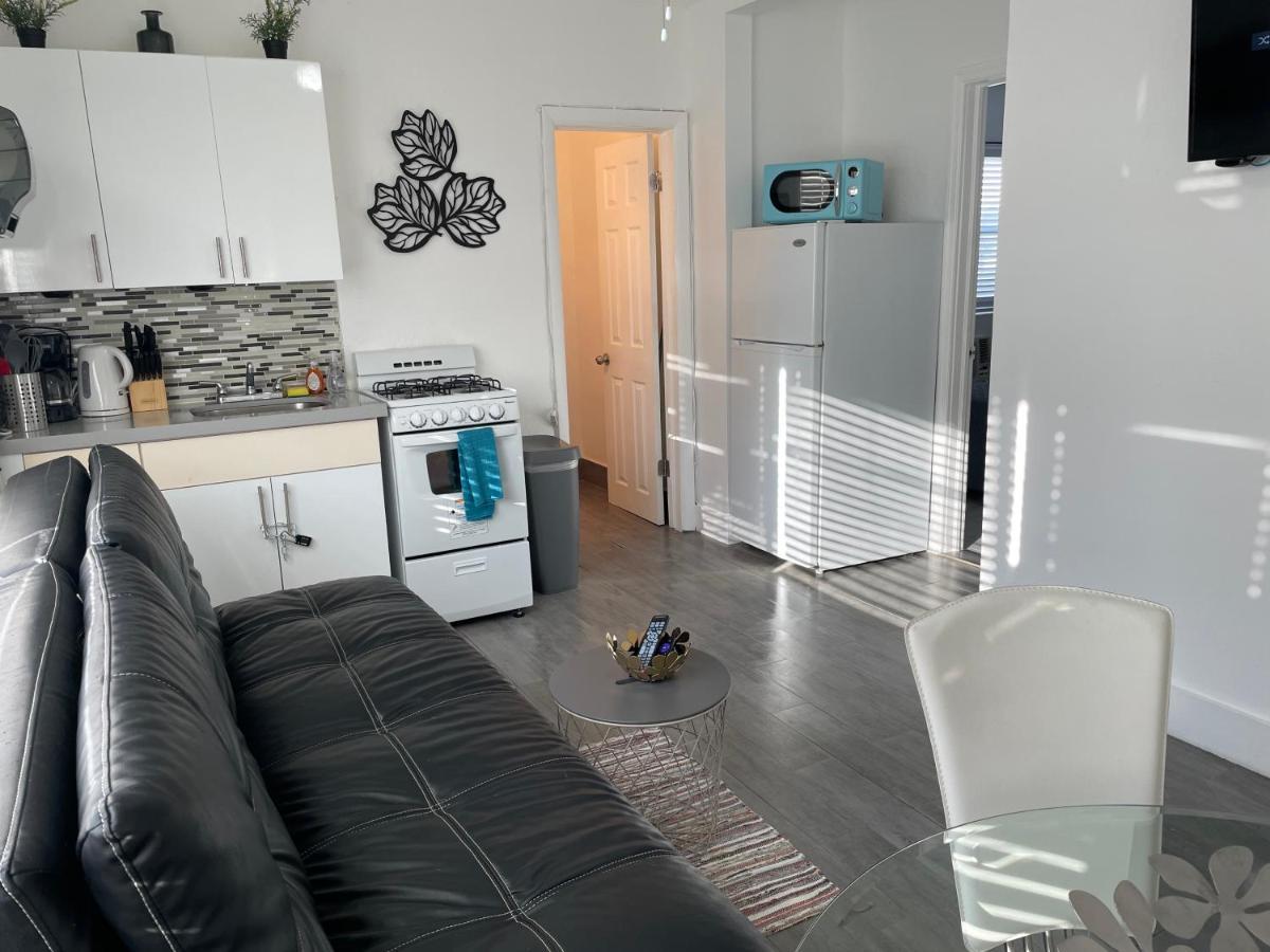 Trendy Studios In Hollywood Exterior photo