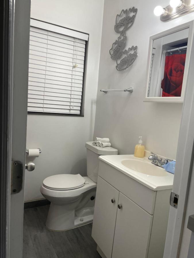 Trendy Studios In Hollywood Exterior photo